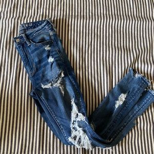 ✰ distressed American eagle jeans ✰